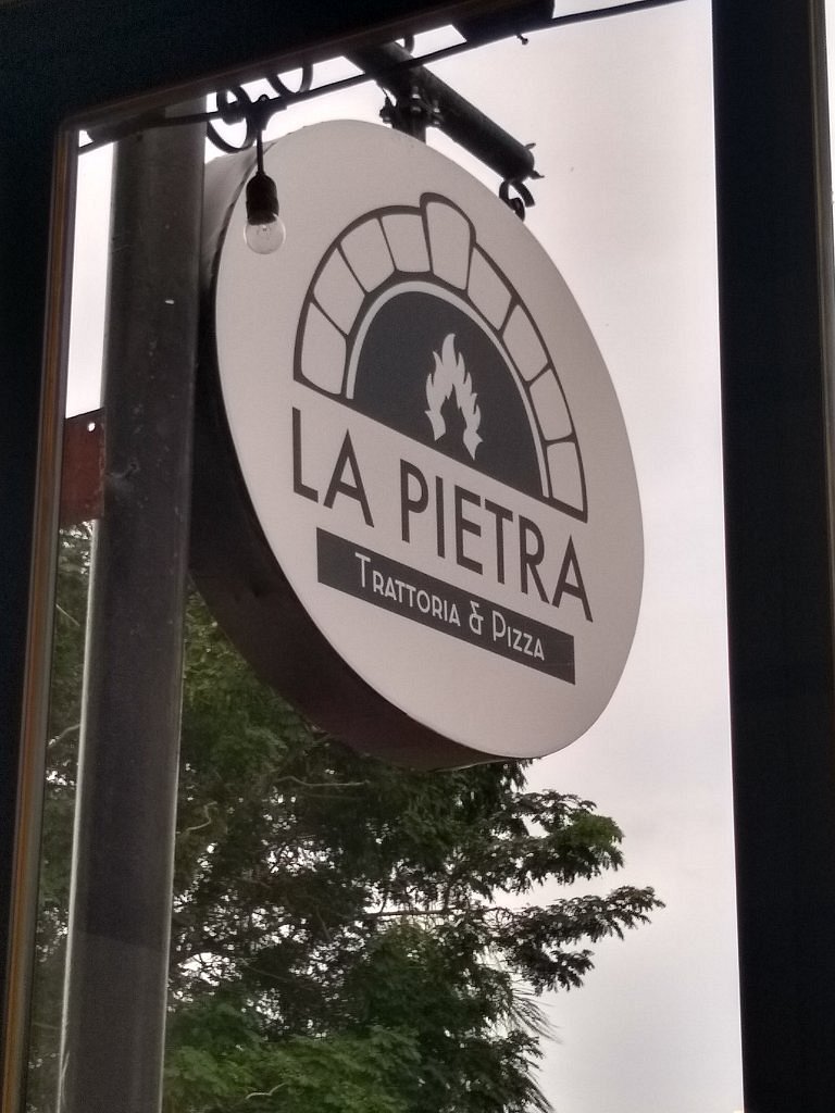 La Pietra Trattoria & Pizza